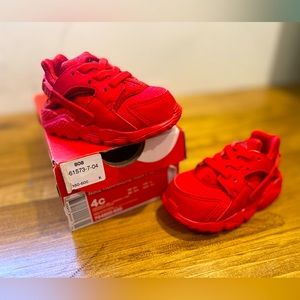 Baby Nike Huarache size 4c, with original box